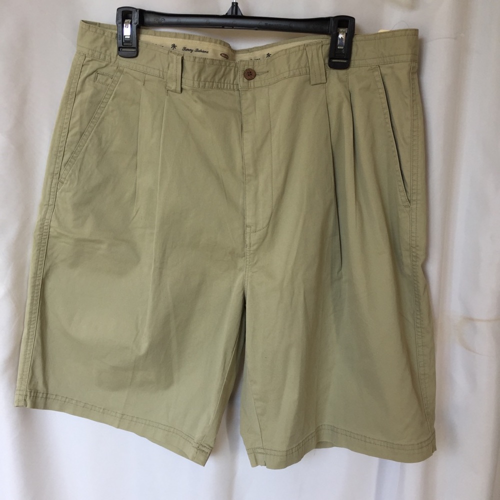 Tommy bahama lightweight khaki shorts size 38